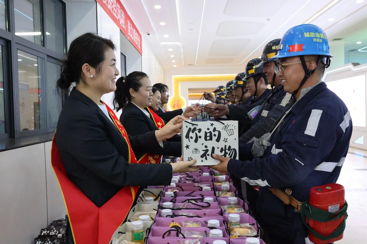 1759902731648110.jpeg 1.jpg